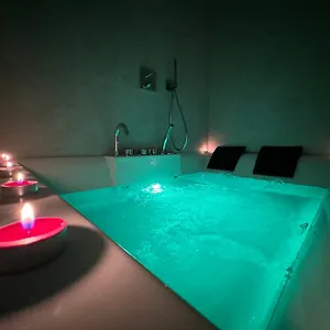 Meg Glamour Vicino I Navigli Milan